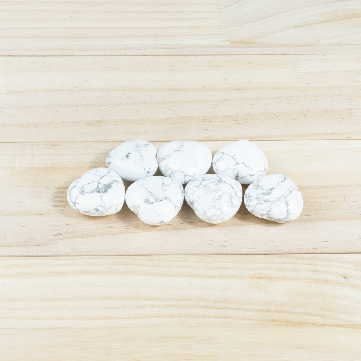 3 cm großes Howlith-Herz in Großpackung