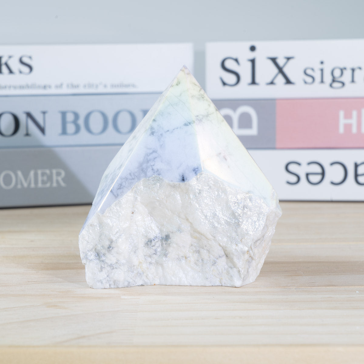 Aura Howlite Rohsteinspitze in loser Schüttung