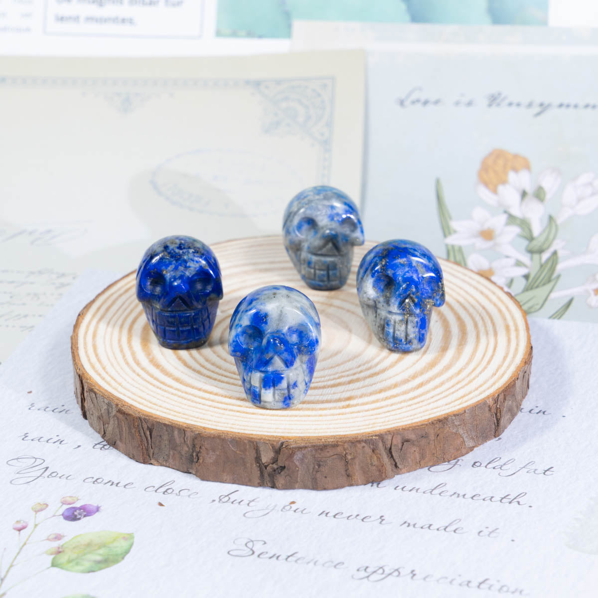 1-Zoll-Lapislazuli-Schädel in loser Schüttung