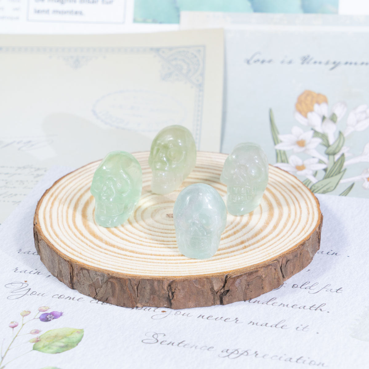 1-Zoll-Fluorit-Schädel in loser Schüttung