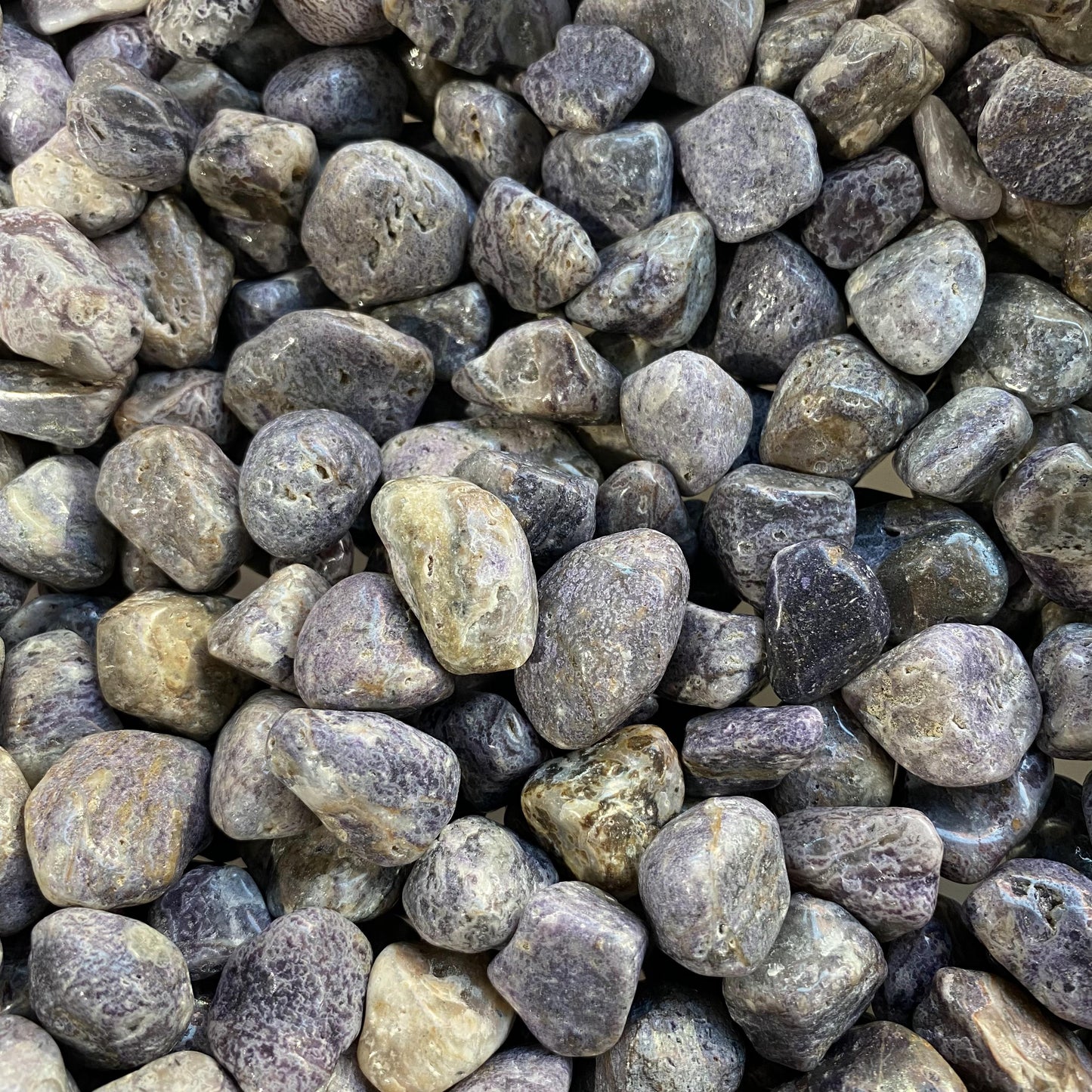 2–3 cm große Sphalerit-Schottersteine ​​in großen Mengen