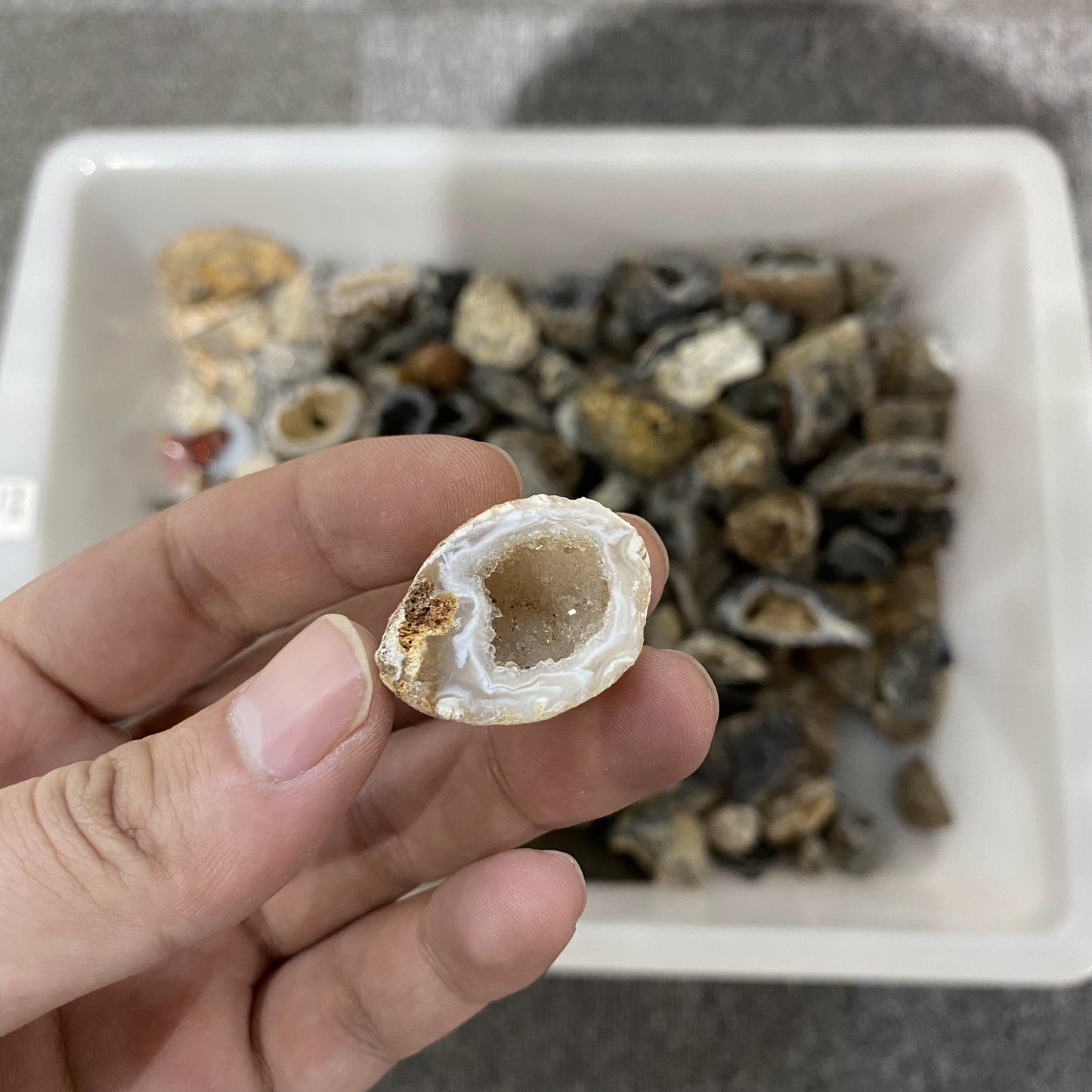 Achat-Geode in großen Mengen