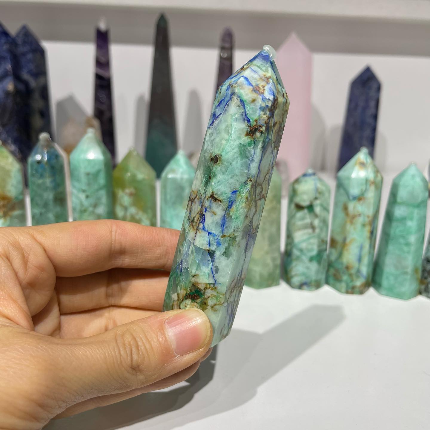 Chrysokoll mit Lapislazuli-Turm zu verkaufen