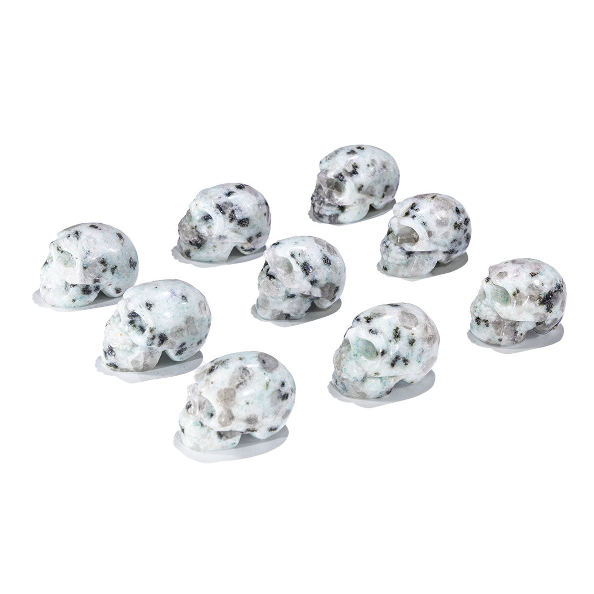 1-Zoll-Kiwi-Jaspis-Schädel in loser Schüttung