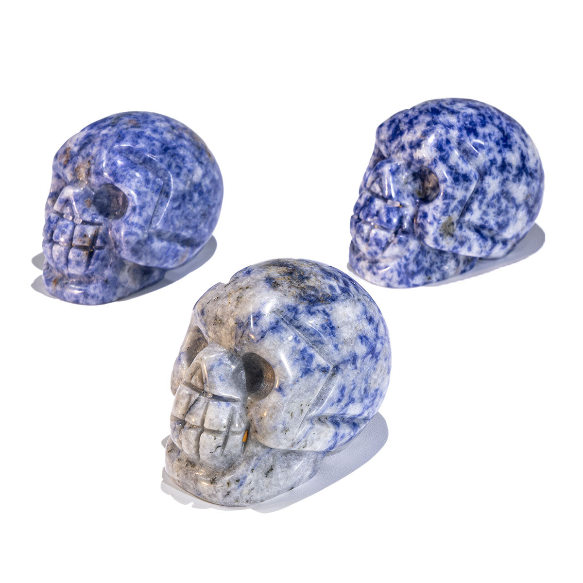 Calavera de piedra con manchas azules de 2 pulgadas a granel
