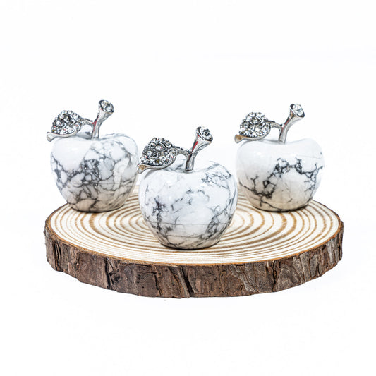 3 cm großer Howlith-Apfel in loser Schüttung