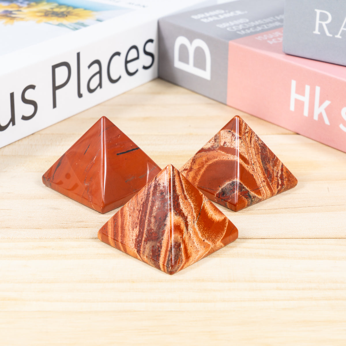 Pirámide de jaspe rojo de 3 cm a granel