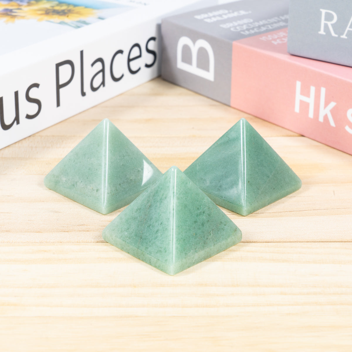 Pirámide de aventurina verde de 3 cm a granel