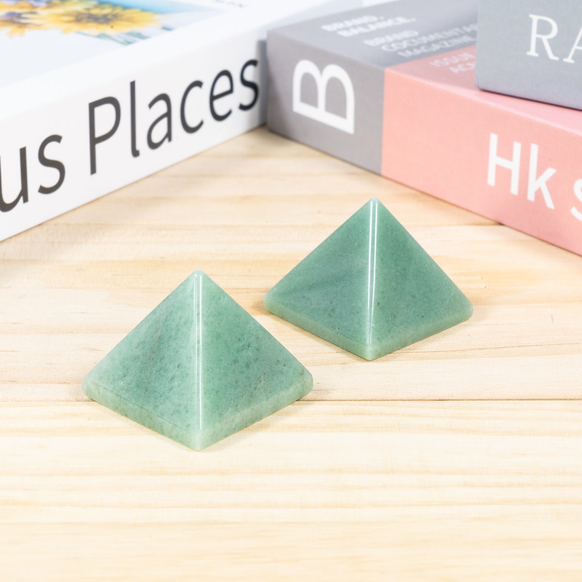 Pirámide de aventurina verde de 3 cm a granel