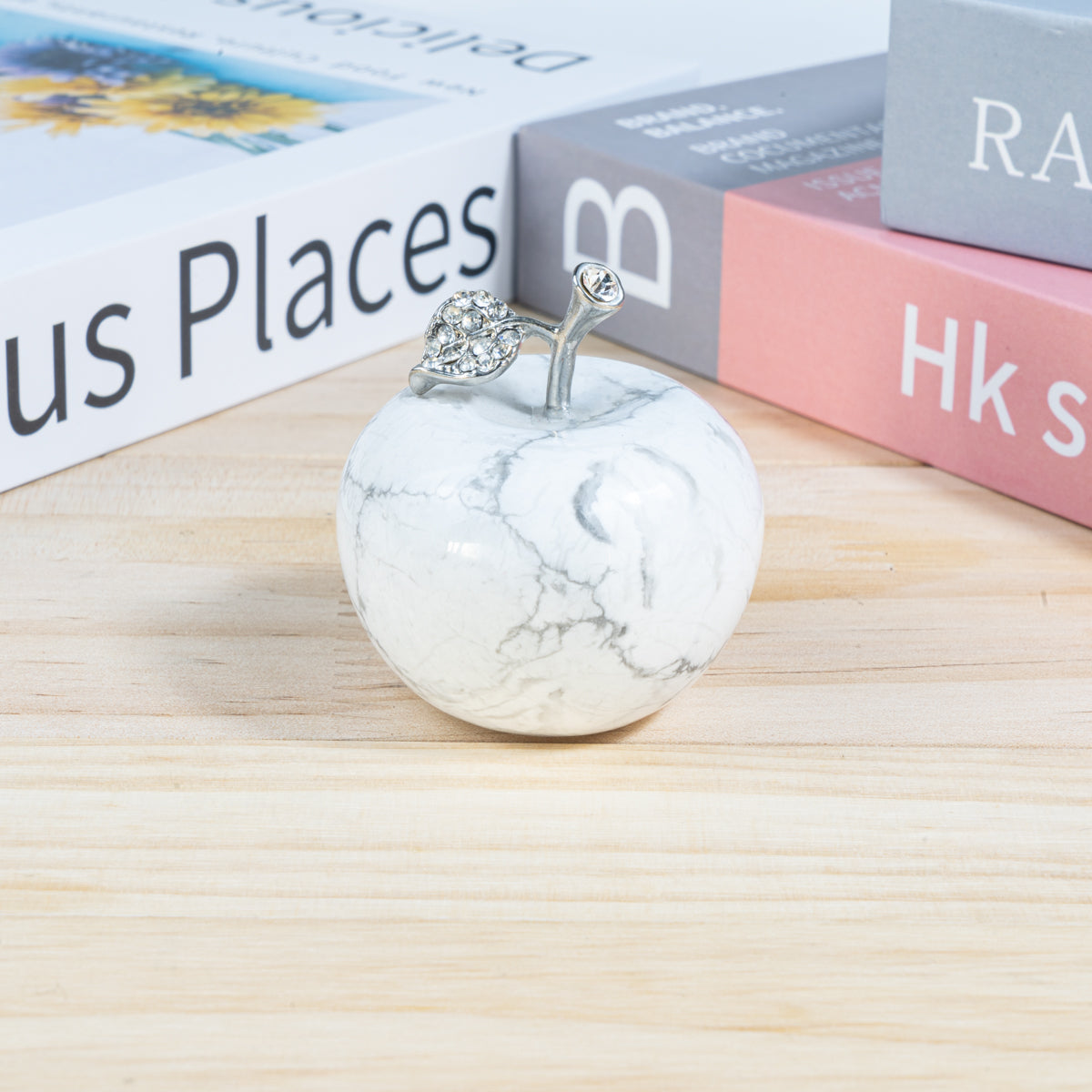 4 cm großer Howlith-Apfel in loser Schüttung