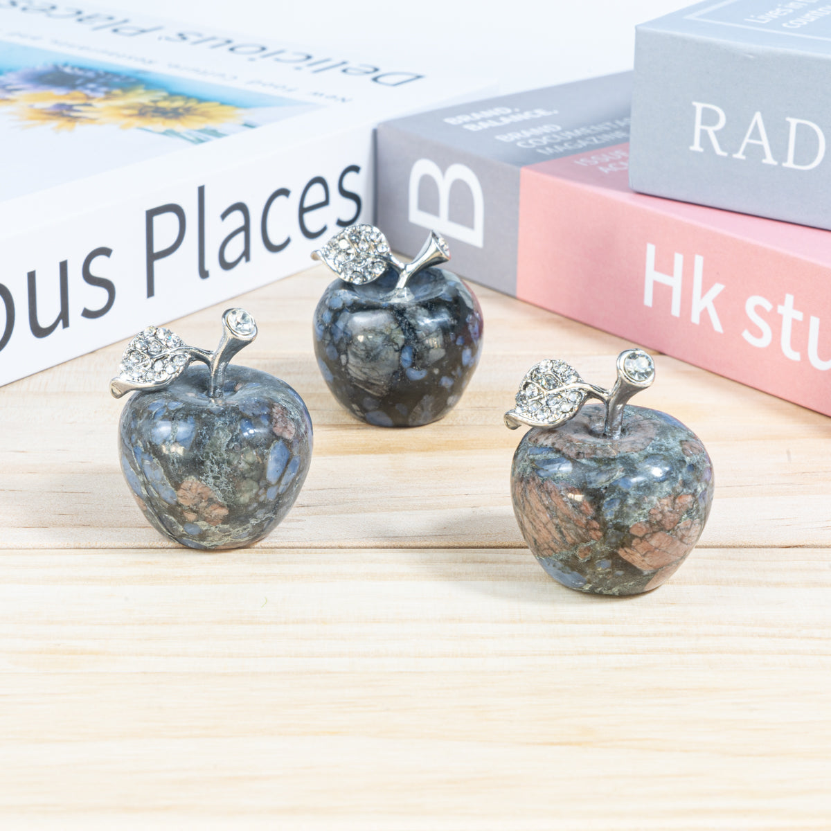 3 cm großer Llanite-Apfel in loser Schüttung