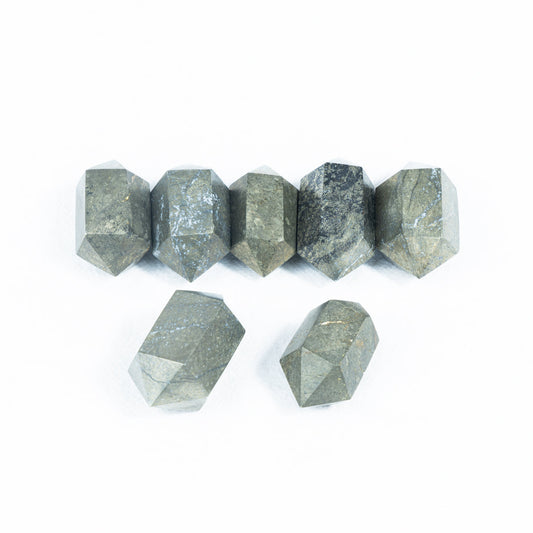 Calcopirita de 4,5 cm con punta doble pequeña a granel