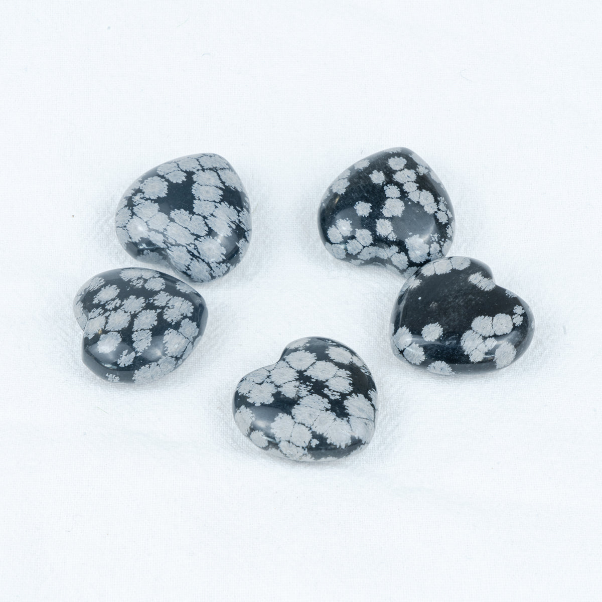 3 cm großes Schneeflocken-Obsidian-Herz in loser Schüttung