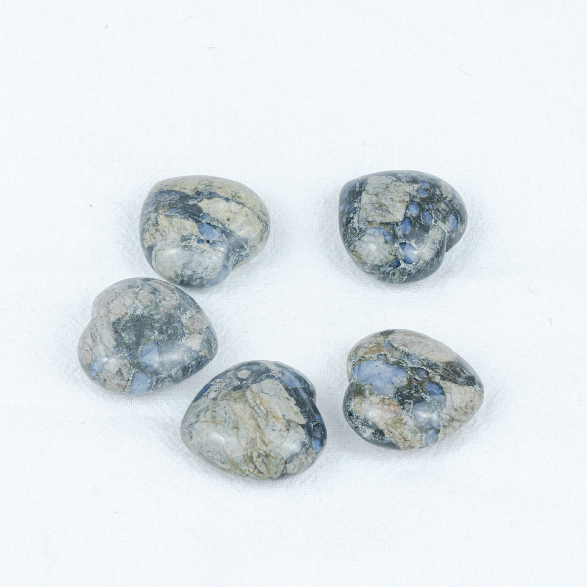 3 cm großes Llanit-Herz in loser Schüttung