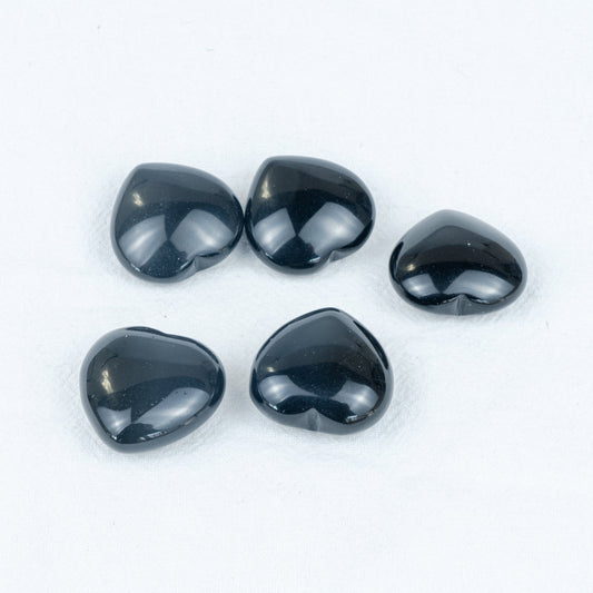 3 cm großes schwarzes Obsidian-Herz in loser Schüttung
