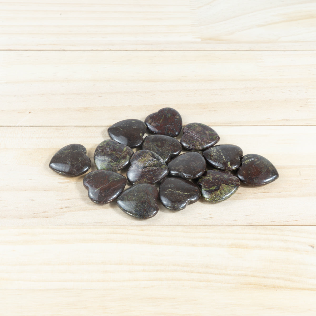 2,5 cm große Drachenblutstein-Herzflocken in Großpackung
