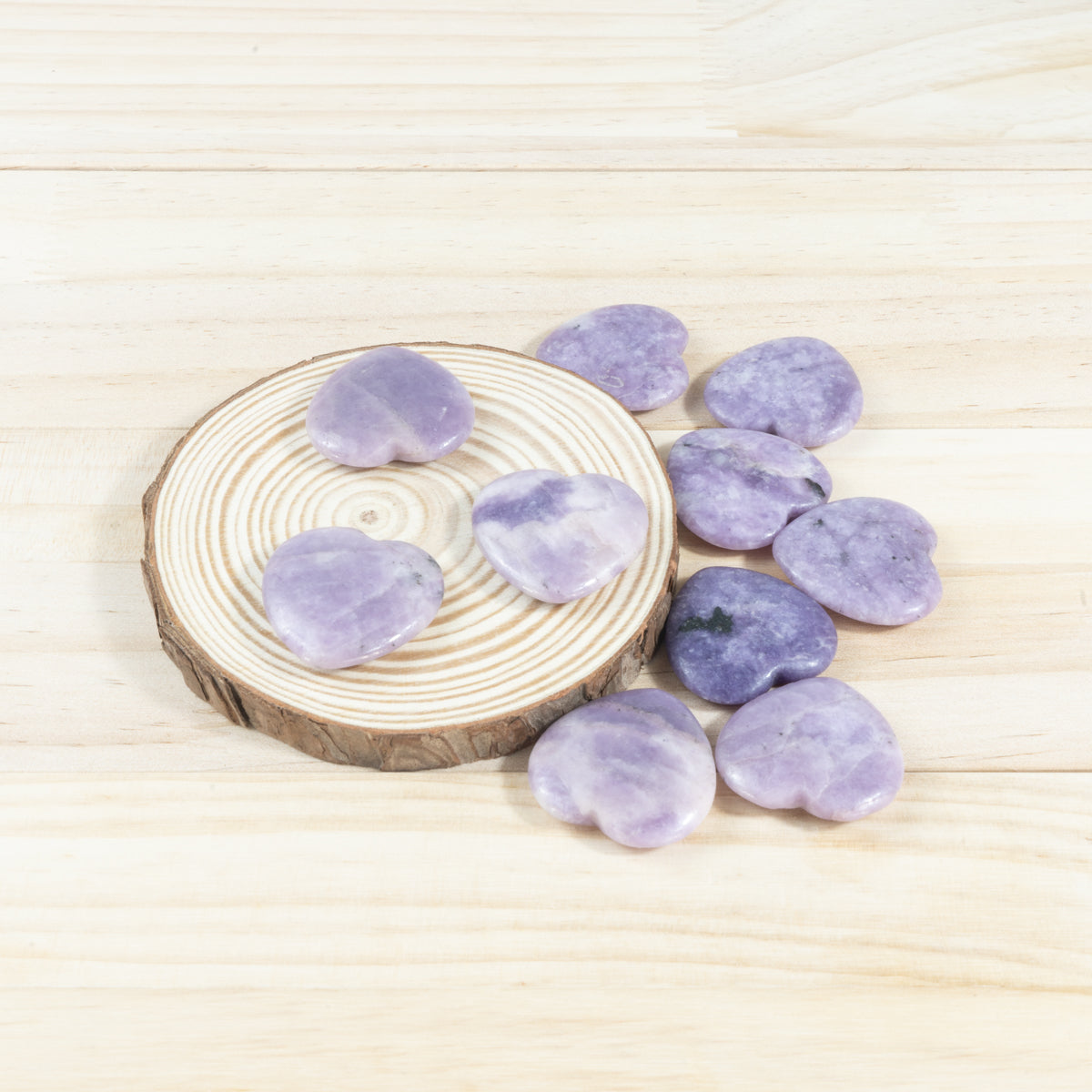 Escamas de corazón de lepidolita de 3 cm a granel