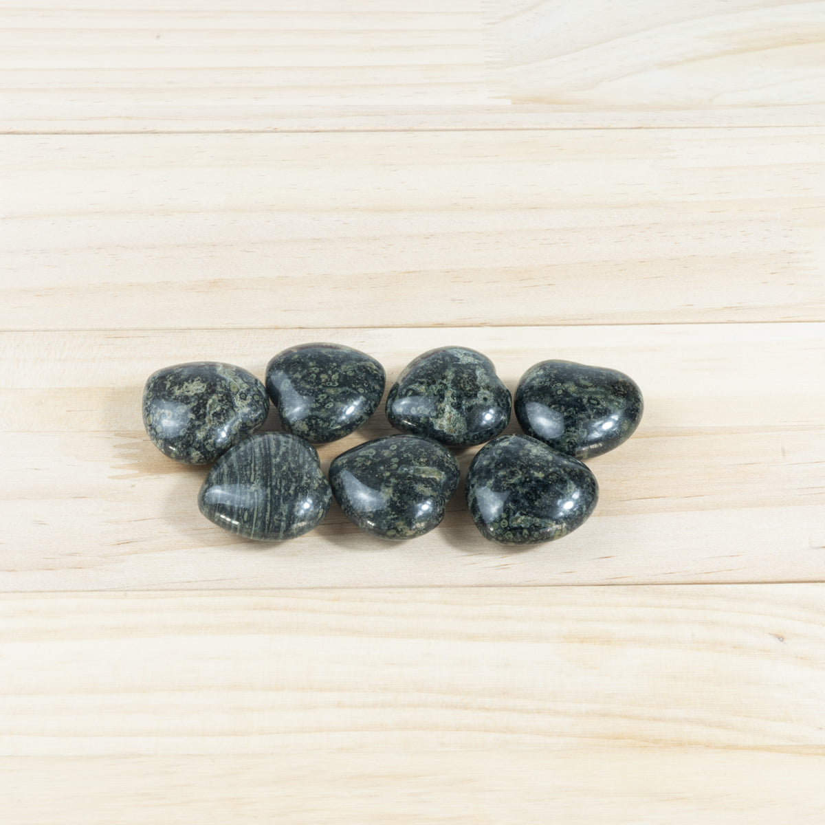 3 cm großes Kambaba-Jaspis-Herz in loser Schüttung