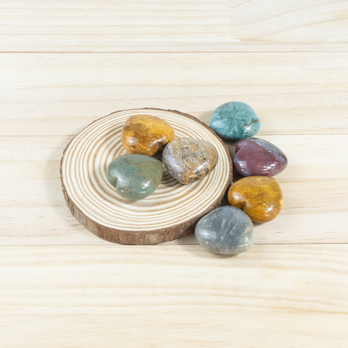 3 cm großes indisches Achatherz in loser Schüttung