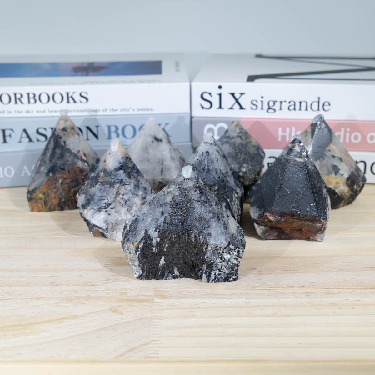 Punta de piedra en bruto de cuarzo turmalina negra a granel