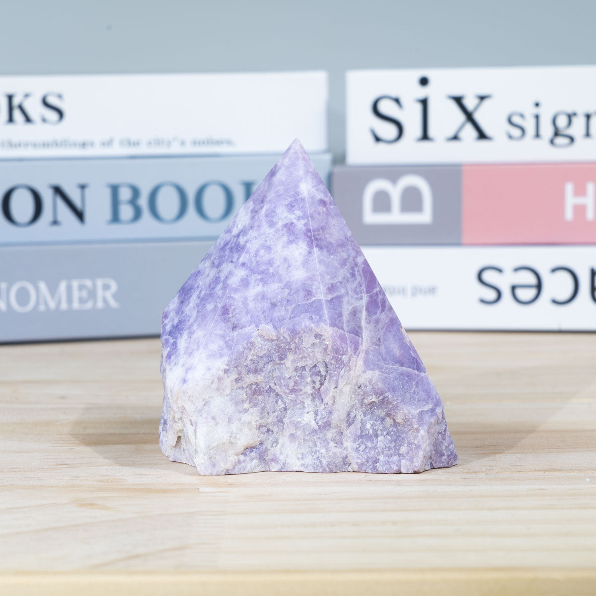 Punta de piedra en bruto de lepidolita a granel