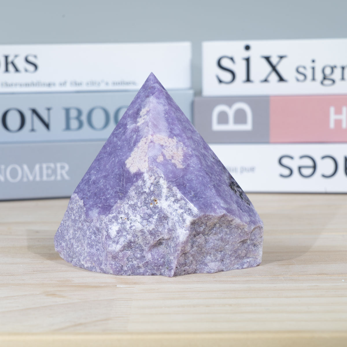 Punta de piedra en bruto de lepidolita a granel