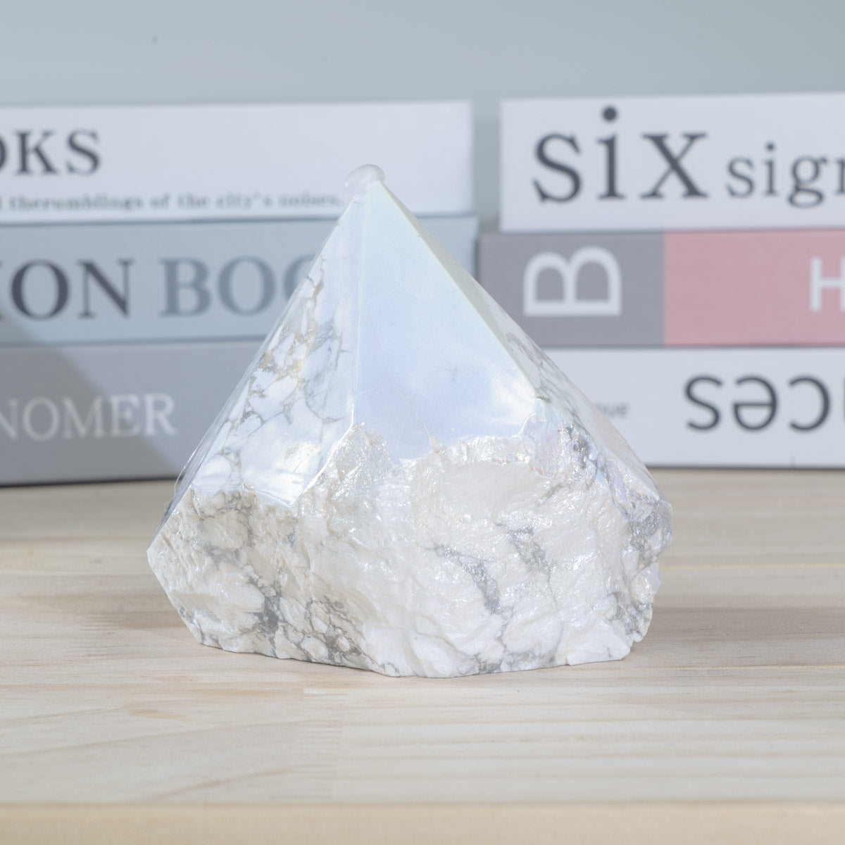 Aura Howlite Rohsteinspitze in loser Schüttung