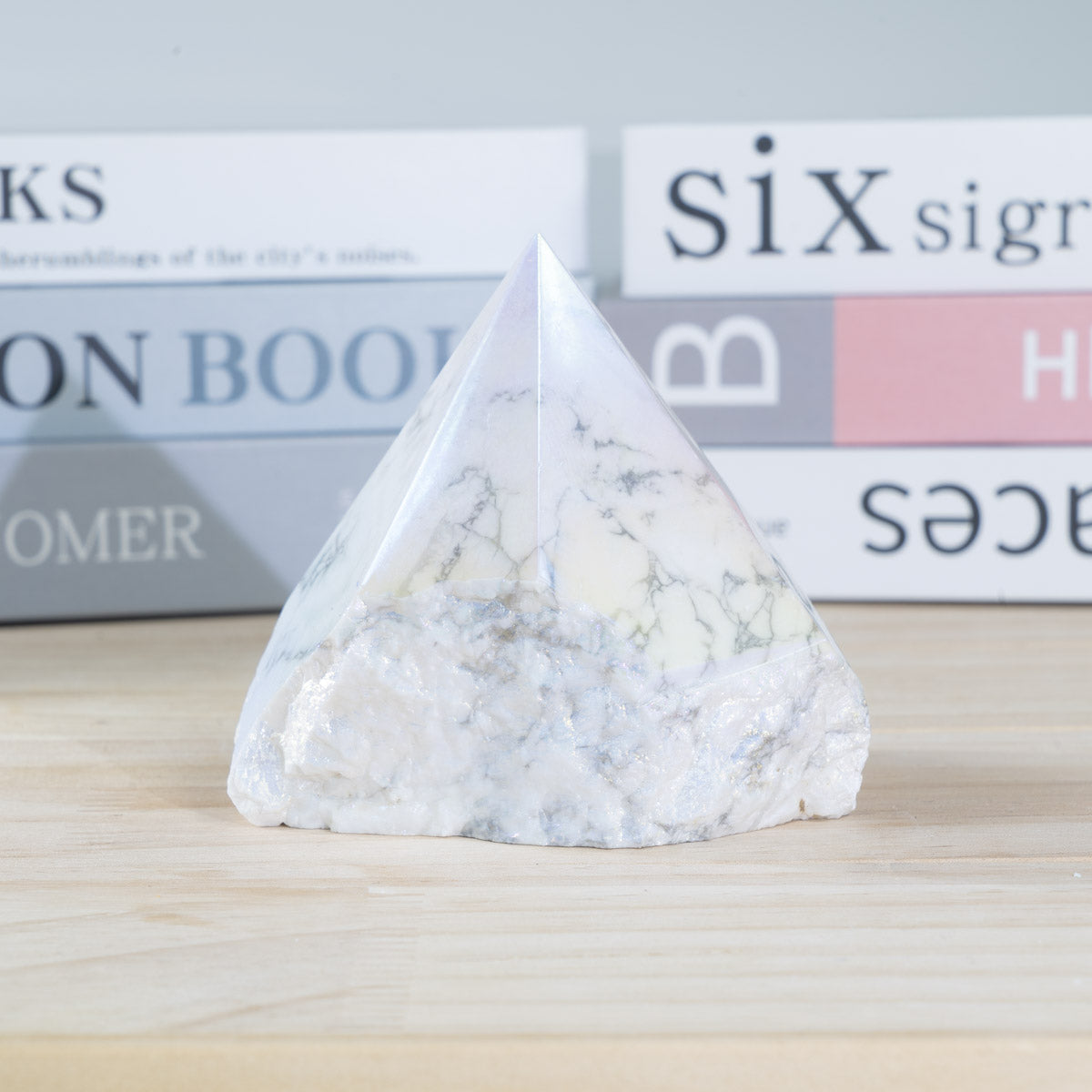 Aura Howlite Rohsteinspitze in loser Schüttung