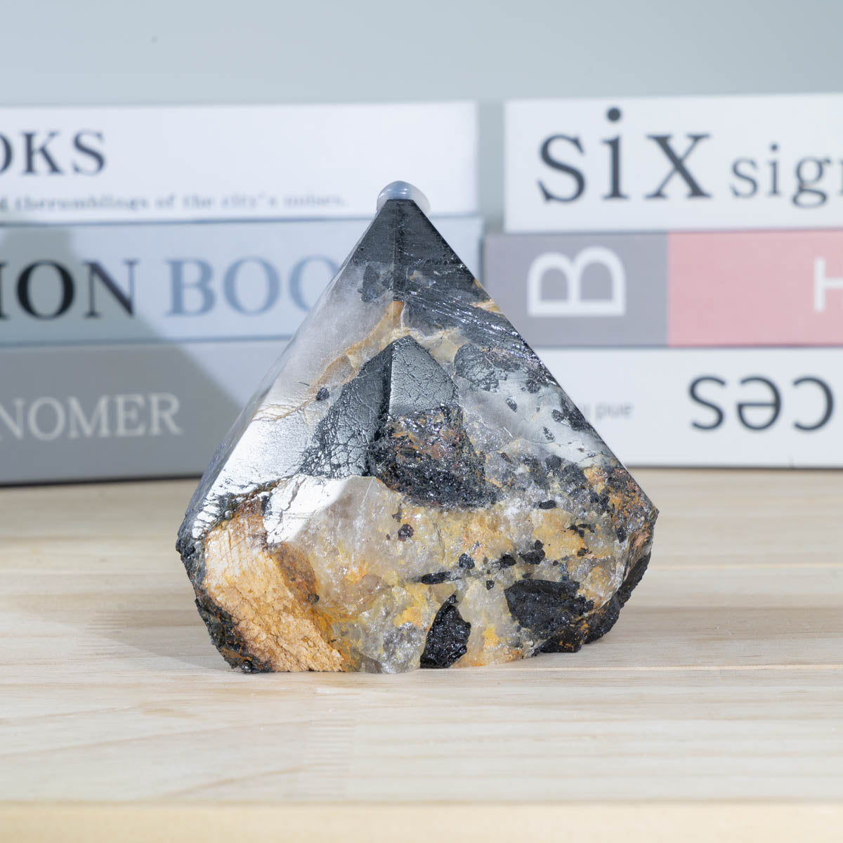 Punta de piedra en bruto de cuarzo turmalina negra a granel