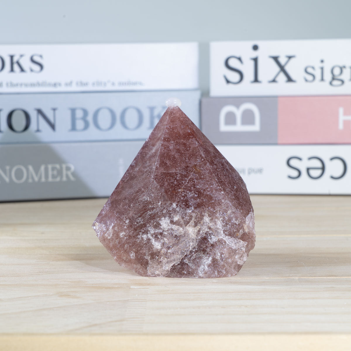 Erdbeerquarz-Rohsteinspitze in loser Schüttung