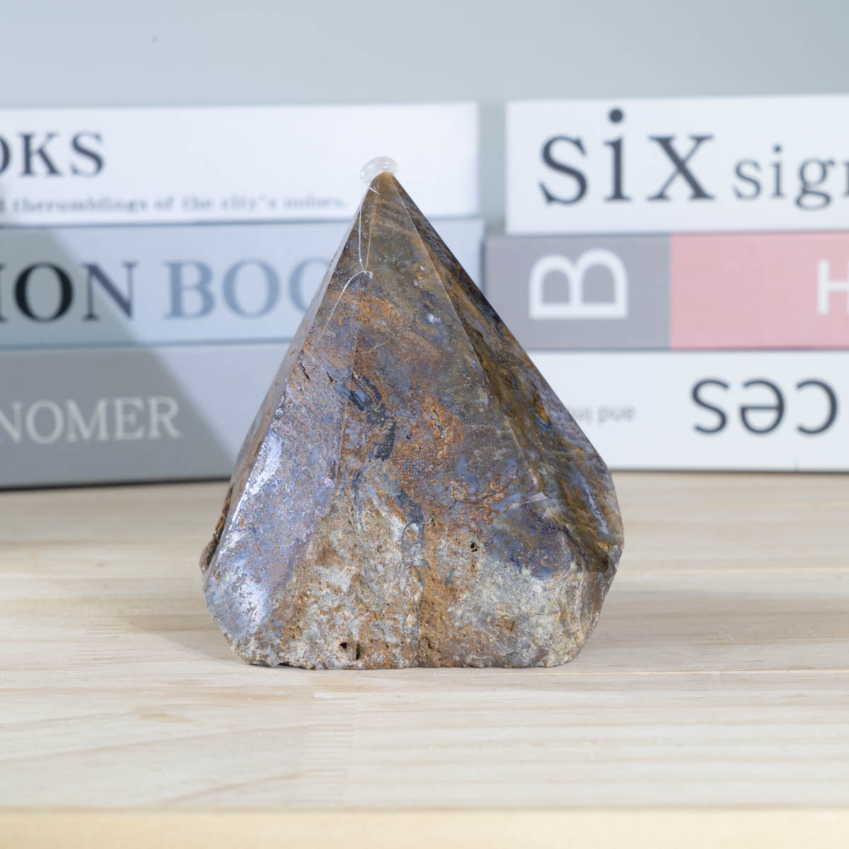 Pietersit-Rohsteinspitze in loser Schüttung