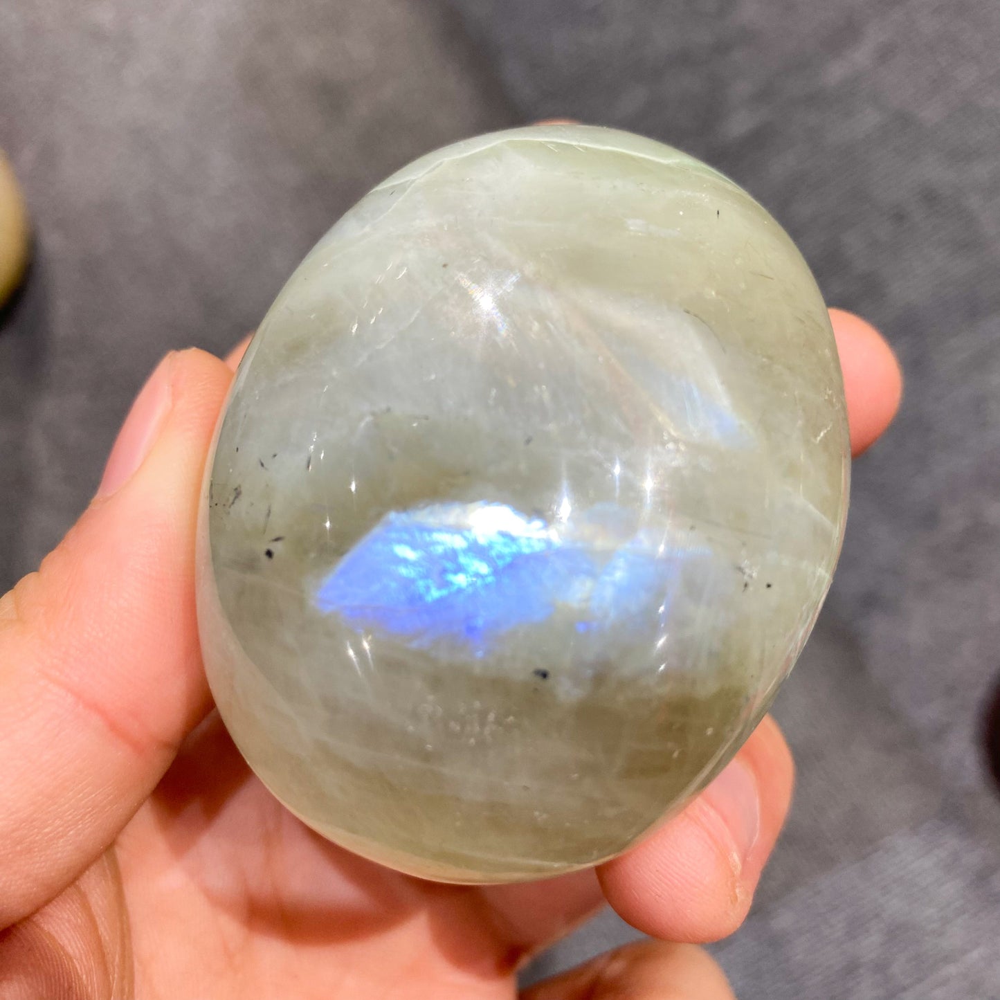 Mondstein-Herz-Palmstein in loser Schüttung